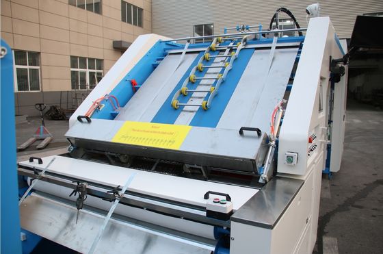 Μεγάλη ακρίβεια Μεγάλη ταχύτητα φλάουτα laminator Machine με αυτόματη τεχνολογία διόρθωσης σερβο μοντέλο GFS1500
