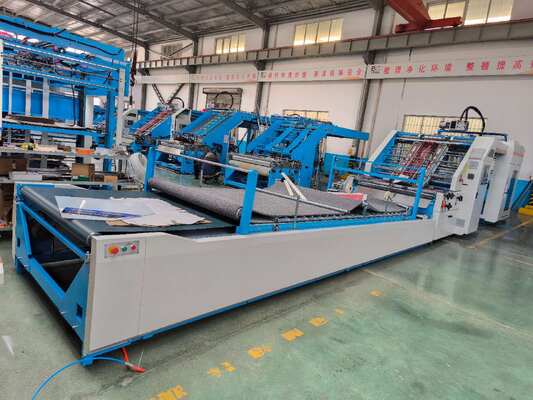 Αυτοματοποιημένη μηχανή laminator φλάουτο βελτιστοποιημένη για την παροχή υψηλής ταχύτητας κυματισμένο χαρτόνι lamination και litho laminating