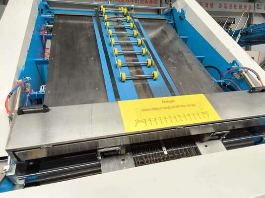 Μηχανή laminator υψηλής ταχύτητας με φλάουτο που προσφέρει κατασκευή κουτιών από χαρτόνια με μειωμένη κατανάλωση κόλλας και χωρίς δομή πίεσης τροφοδοσίας