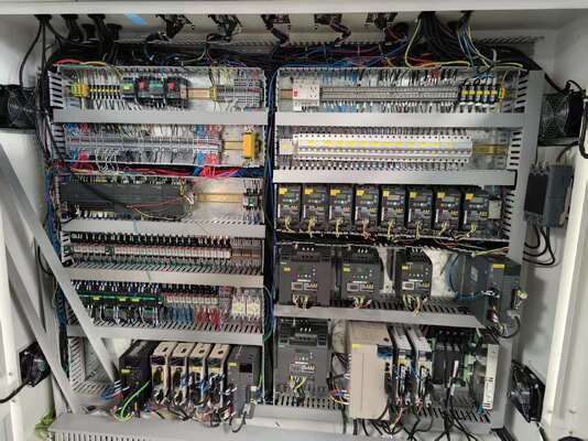 Αυτόματη μηχανή laminator φλάουτα υψηλής ταχύτητας laminating για κυματοειδές χαρτόνι με ταχύτητα 200m / min