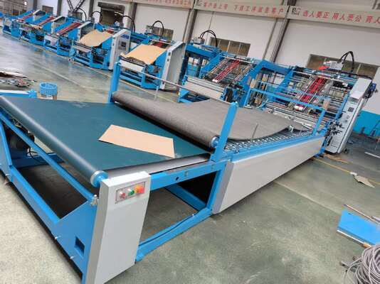 Αυτόματη μηχανή laminator φλάουτα κατασκευασμένη για την υποστήριξη υψηλής ταχύτητας κυματοειδούς χαρτόνι lamination και litho laminating εργασίες