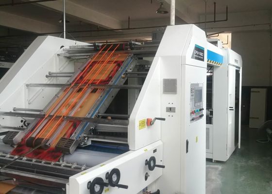 Υψηλή ταχύτητα 1500mm μηχανή τοποθέτησης σε στρώματα φλαούτων για το ζαρωμένο έγγραφο και ζαρωμένος