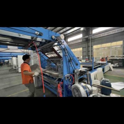 1700mm αυτόματο χαρτόνι μηχανών τοποθέτησης σε στρώματα φλαούτων υψηλής ταχύτητας σερβο ζαρωμένος