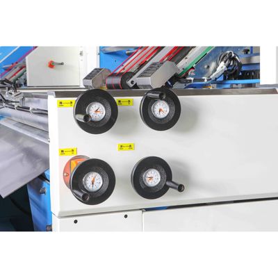 Πλήρως αυτόματη υψηλή ακρίβεια 2200mm μηχανών ελασματοποίησης φλαούτων για τη συγκόλληση του ζαρωμένου χαρτονιού και του χαρτονιού